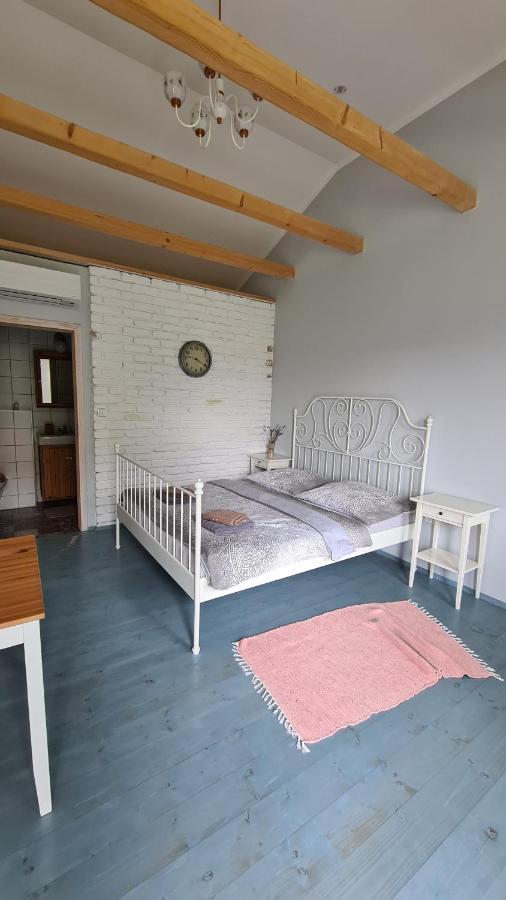 La Bobul Apartments Drnholec Eksteriør billede