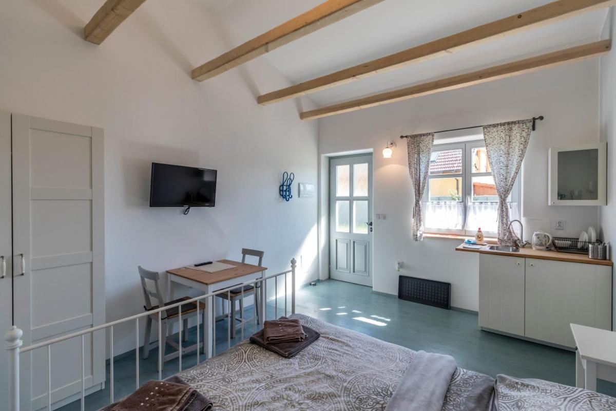 La Bobul Apartments Drnholec Eksteriør billede