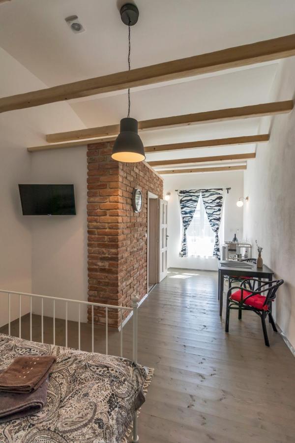 La Bobul Apartments Drnholec Eksteriør billede